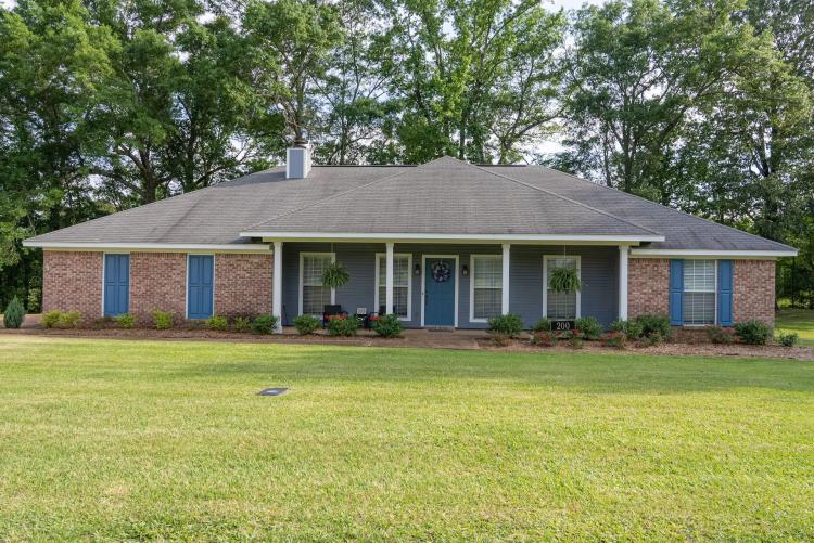 Home on .74 Acre Lot in Hinds County, MS