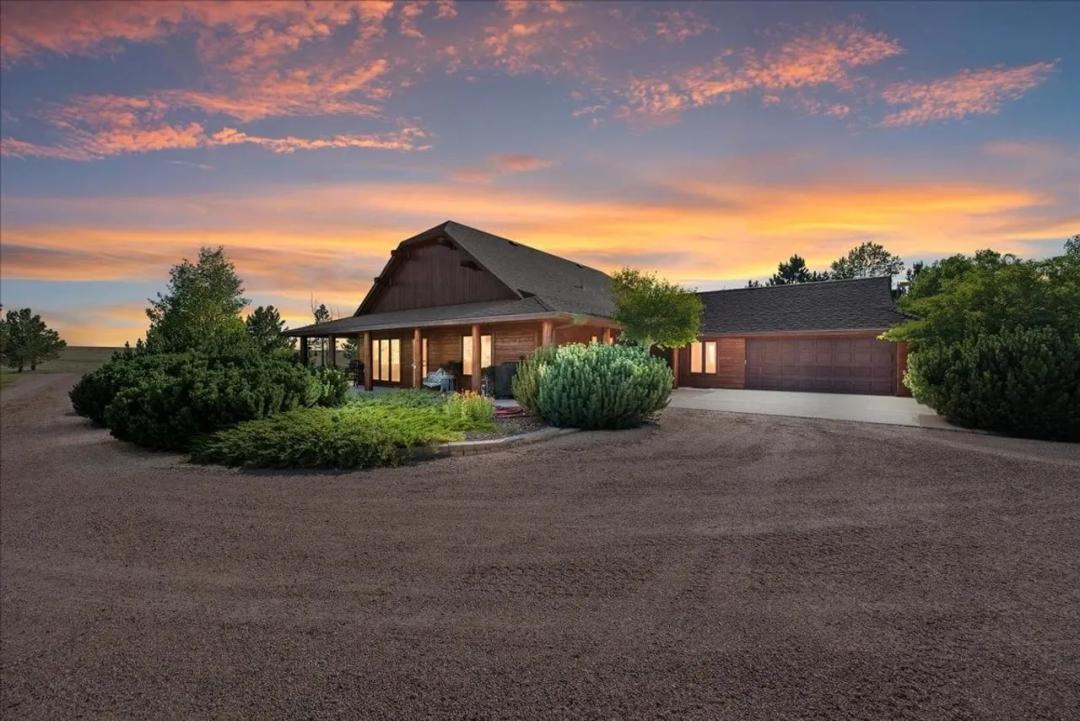Bushnell Country Estate 