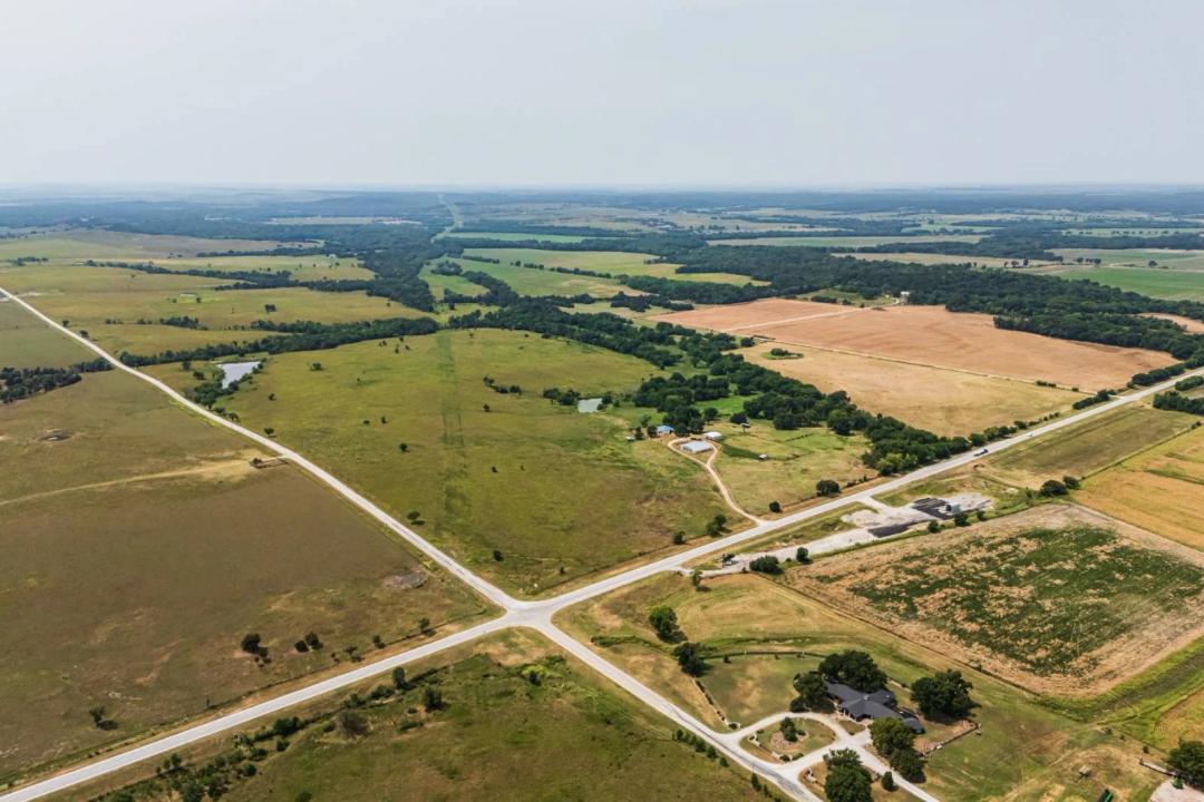 1186 hwy 166 Caney ks
