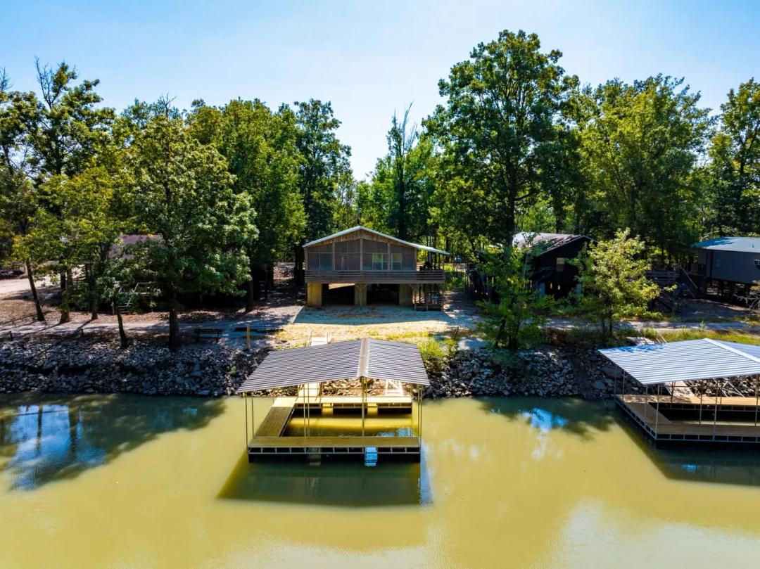 Cabin on Black River, Across from Dave Donaldson, Brookings, Clay County, Arkansas