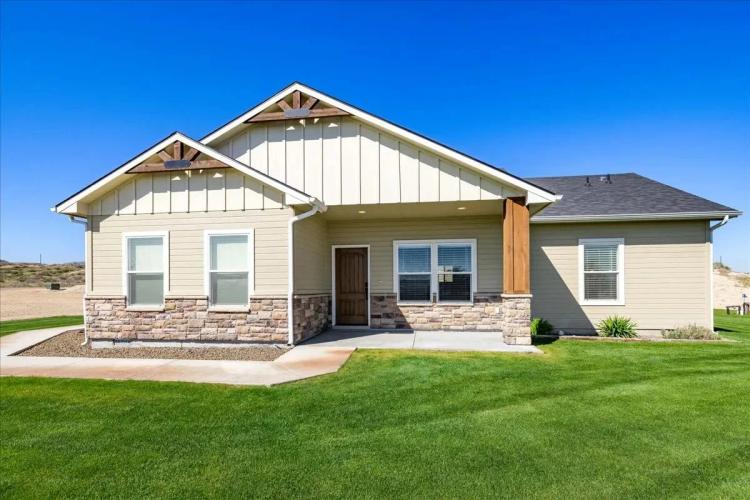 A Home on 2.275 Acres in Owyhee County, ID 