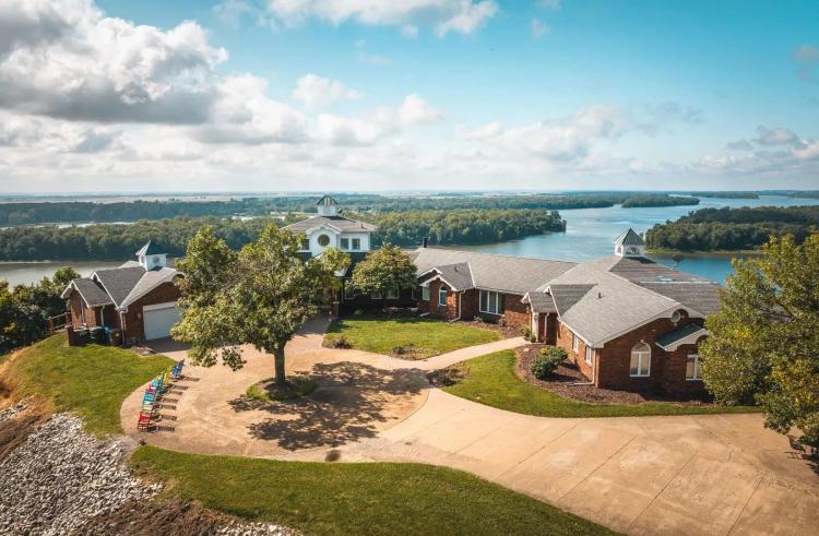 1 Tara Point Dr, Grafton, IL