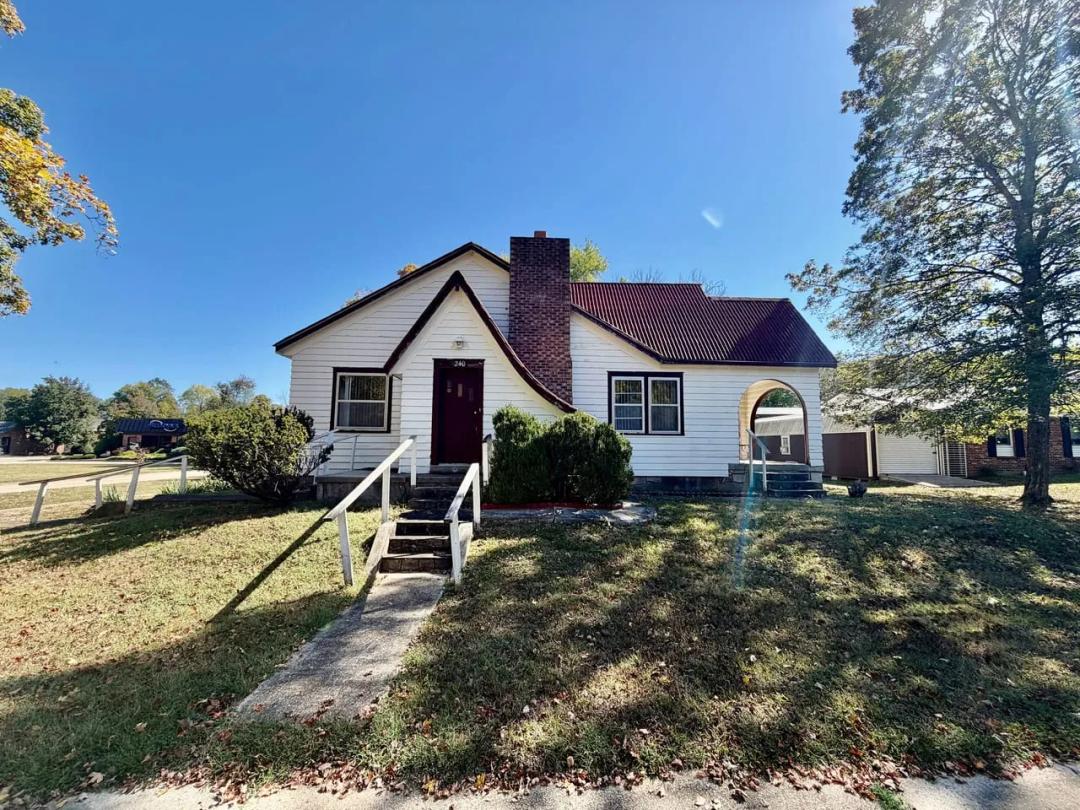 Timeless 3-Bed Home in Reynolds Co.
