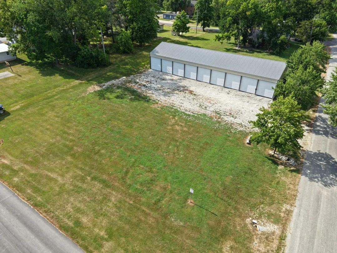 Prime Storage Investment: 9-Bay Facility with Strong Cash Flow – Clark County