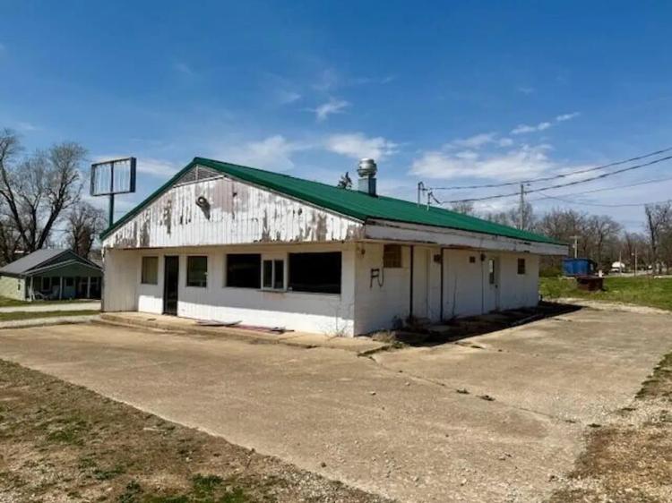 1496 Sq. Ft. Commercial building, Would make a Great BBQ, or Dairy Shack