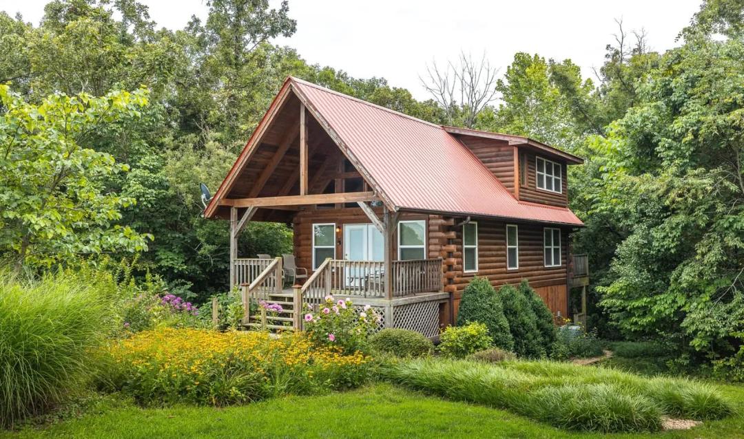 Log Home Retreat- Vacation Rental
