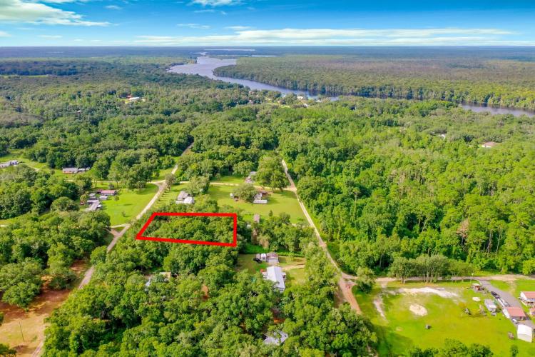 207 Richmond Street Satsuma, FL 32189