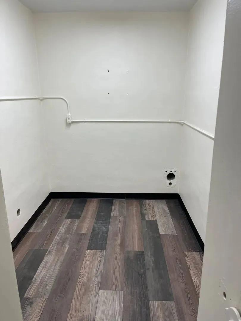 33228622-9