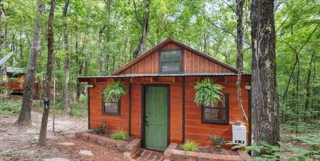 5.6 Acres in Madison County in Camden, MS