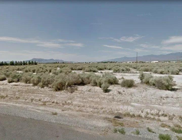 Large 1.27 acre lot in Calvada Valley located in the Heart of Pahrump