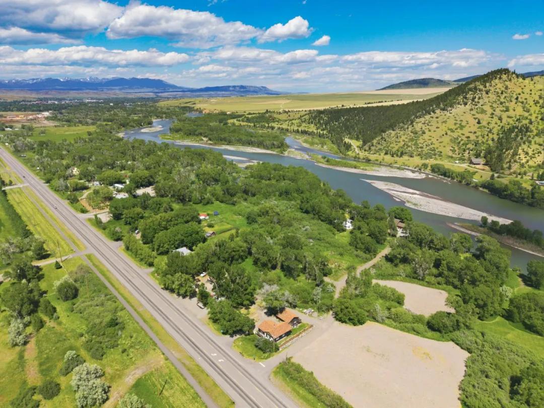 Yellowstone River frontage Livingston Montana Paradise Valley