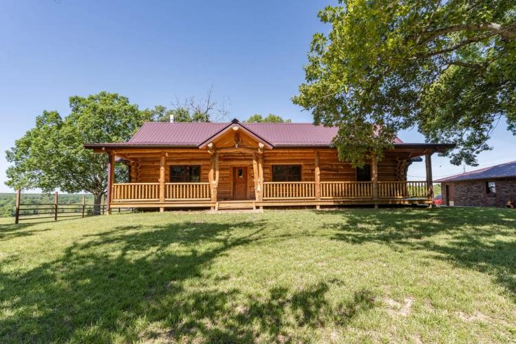 611 Acre Cattle Farm in Laclede County Missouri