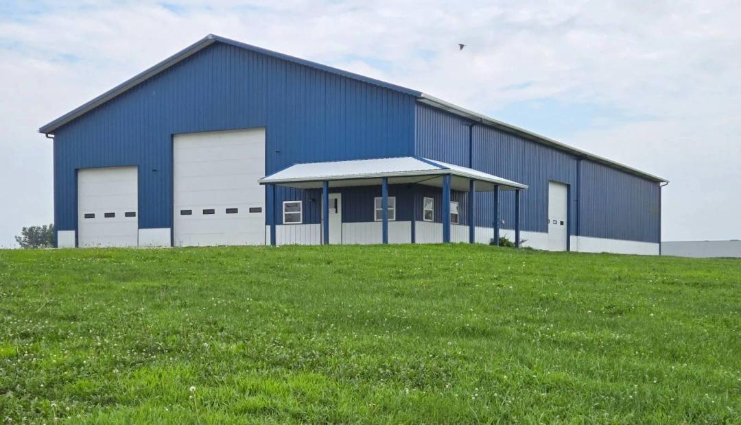 Commercial location available for your growing business needs!