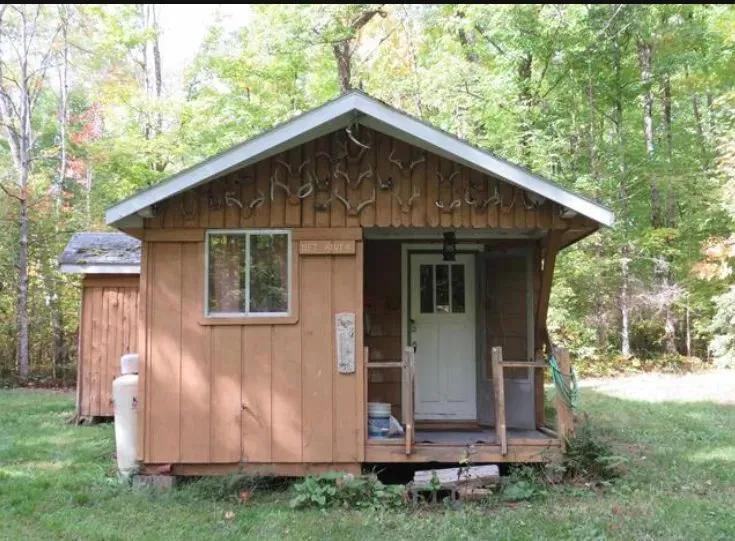 40 Acres with a Rustic Cabin 50224460