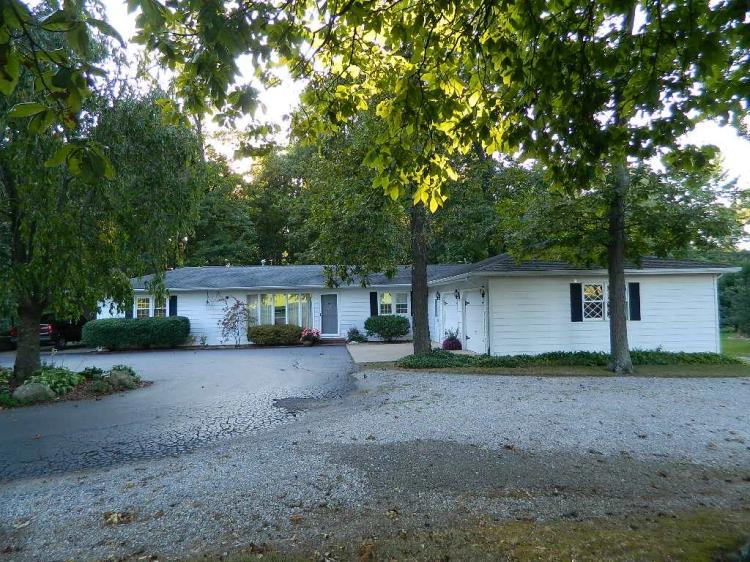 4 Bedrooms2F 2H Bathroom on 3.90 Acres at 1077 County Road 1850E