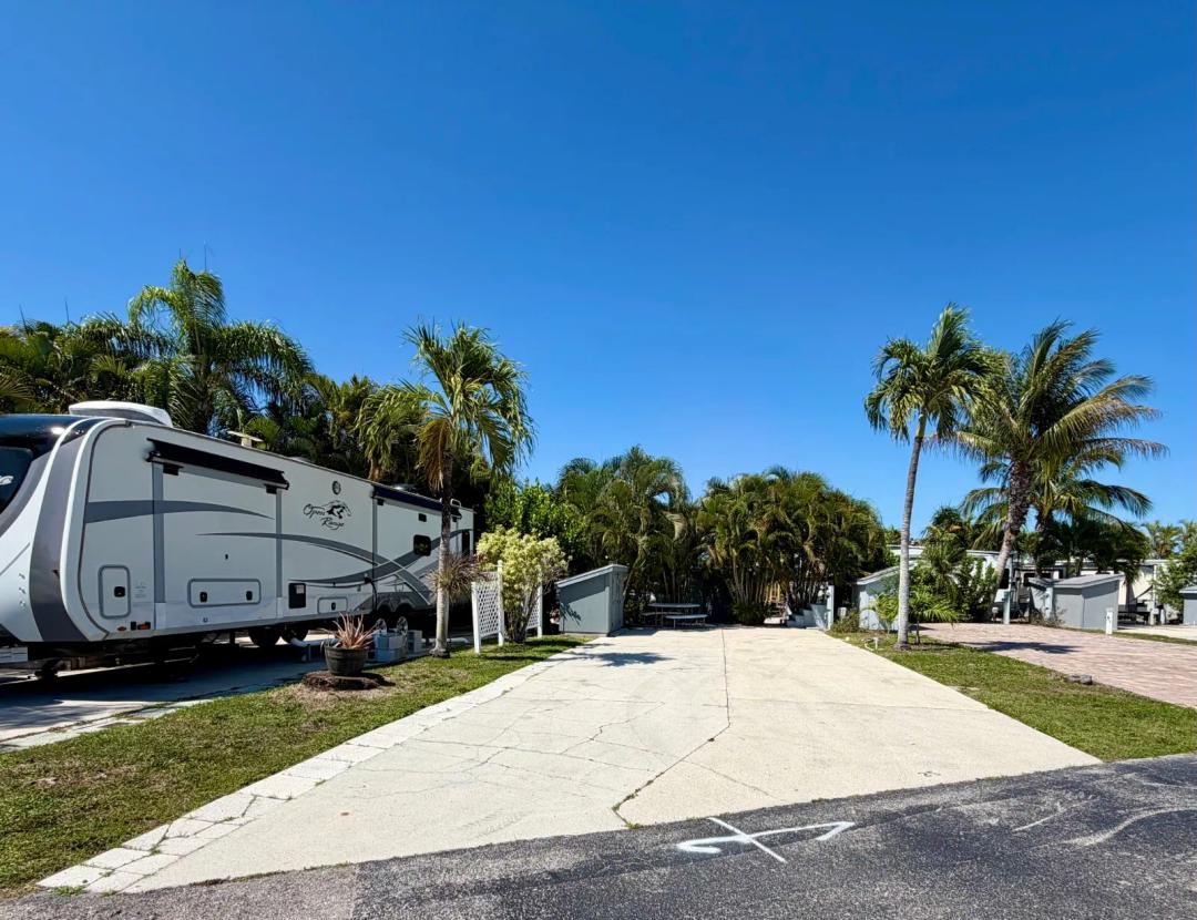 RV Lot #25 with Boat Slip in ORA Chokoloskee Gulf Access Pets OK