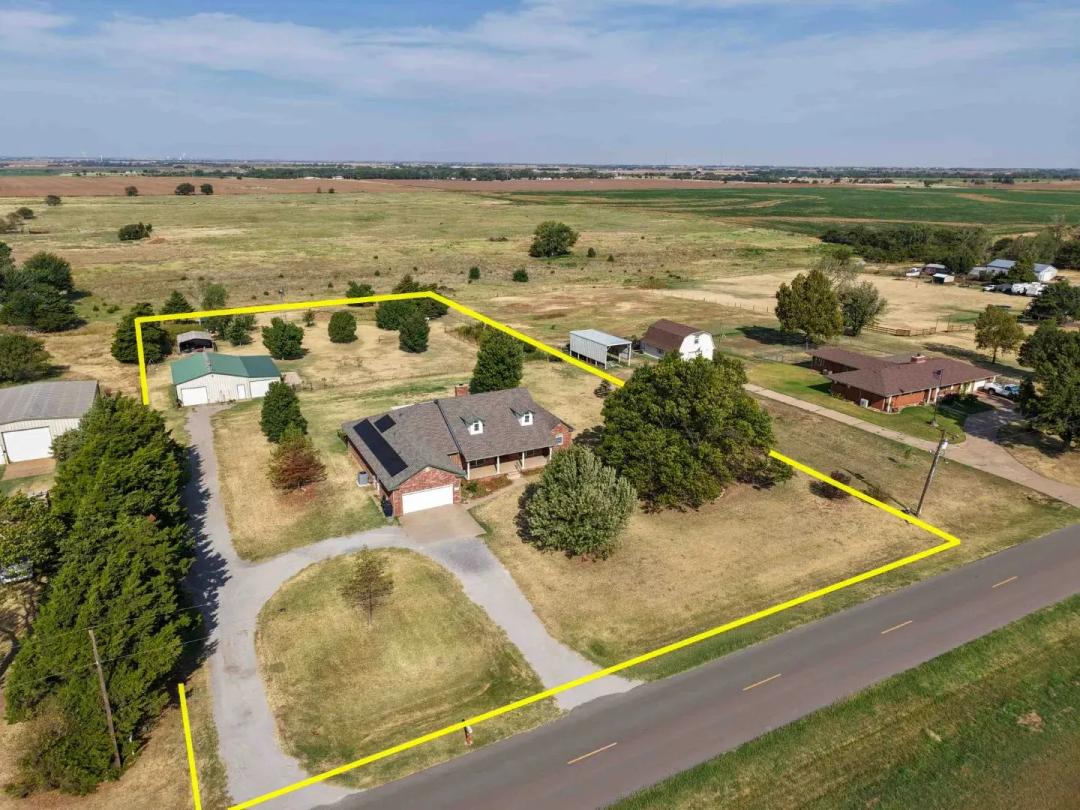 3 Bed, 2.5 Bath, 2,798± Sqft Home, 2.3± Acres & More