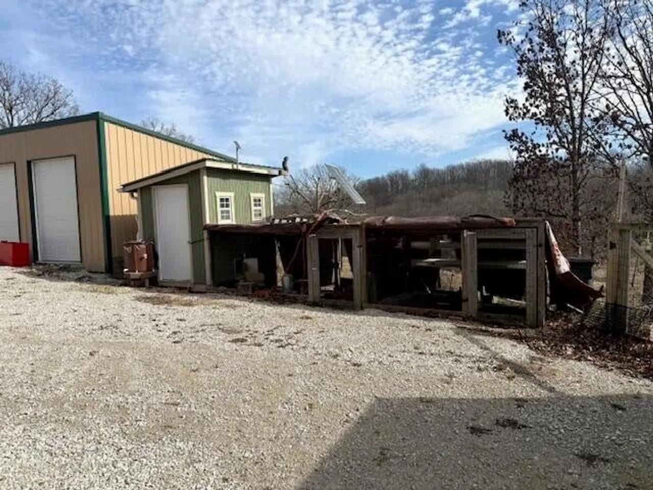 35641705-60