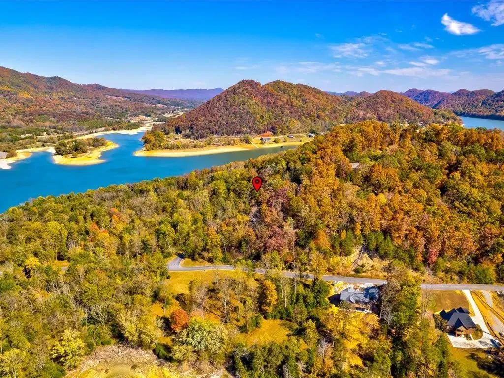 Building Lot in Walnut Bend on Cherokee Lake