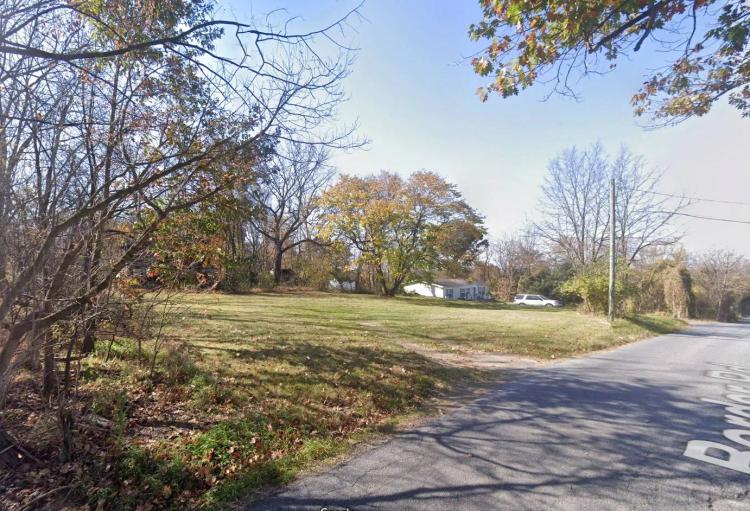 Half Acre Lot Minutes off WV-9 in Kearneysville