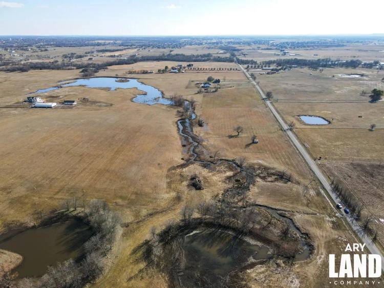 Tremendous 13.88+/- acres in Collinsville!