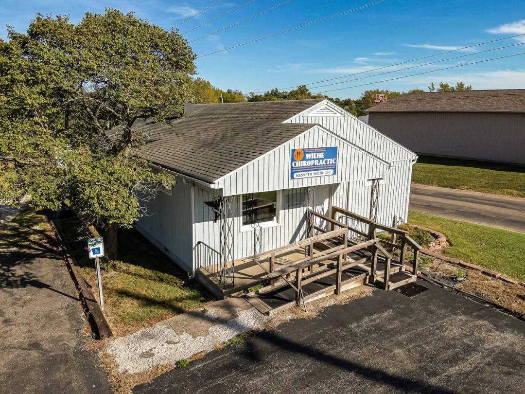 Commercial Space in Paris, IL