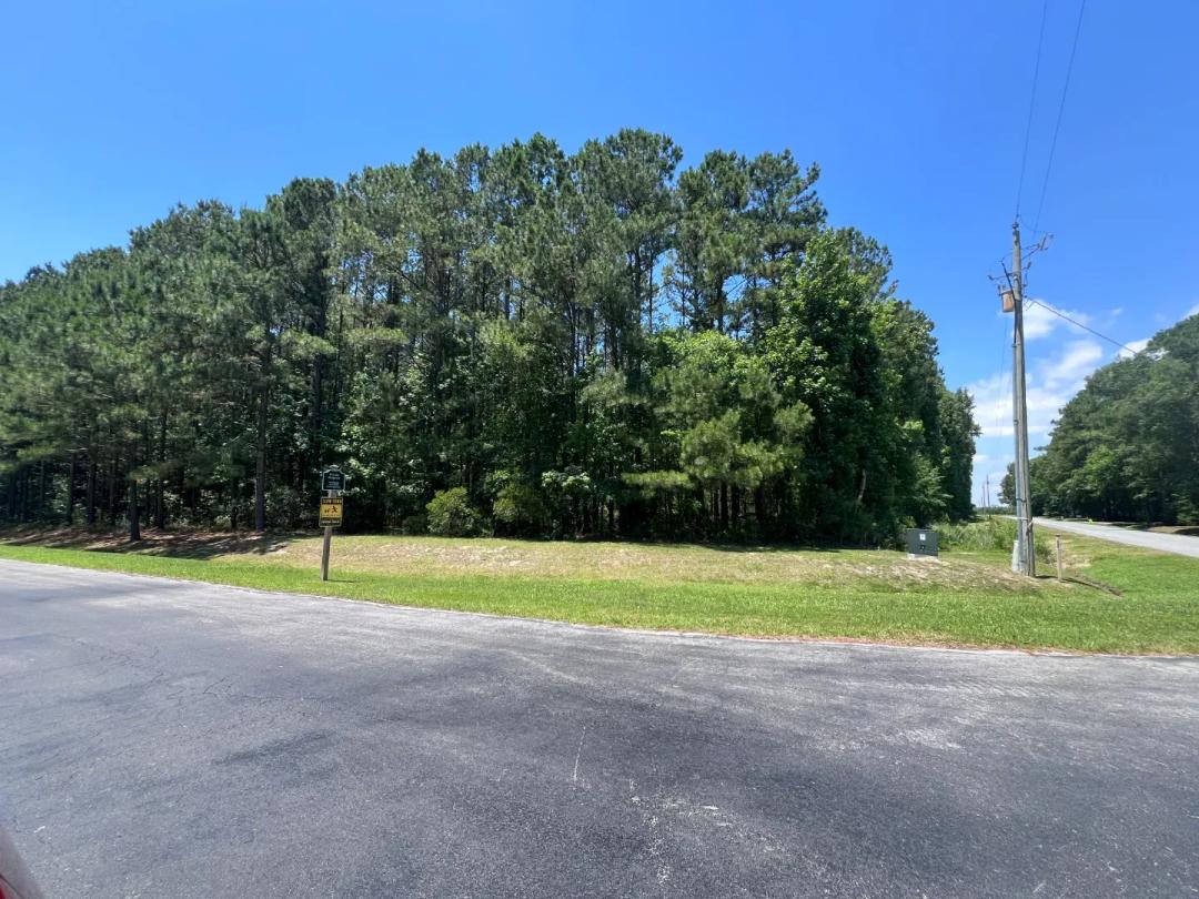 3.88 Acres with Creek Frontage - Bath, NC