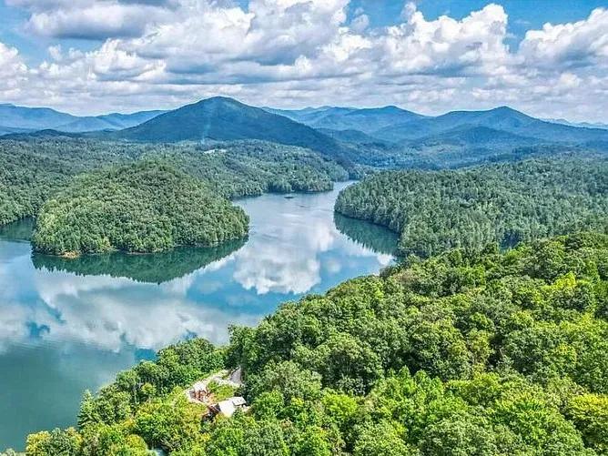 1.46 Acres in Wilderness Lake Estates, Murphy, NC – Wooded Lake-View Lot with Paved Access