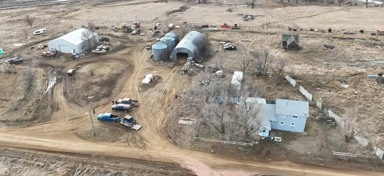 38358643-19