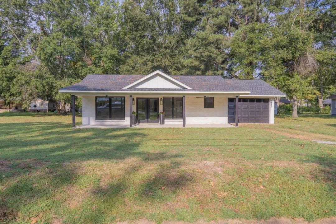 Home in Panola County, MS 