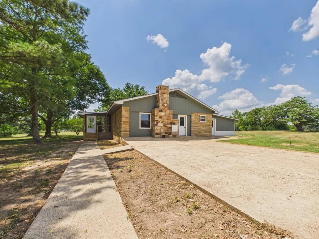Private Country Home on 10 +/- Acres | Pond | Fully Renovated | Long Private Drive, Batesville, AR