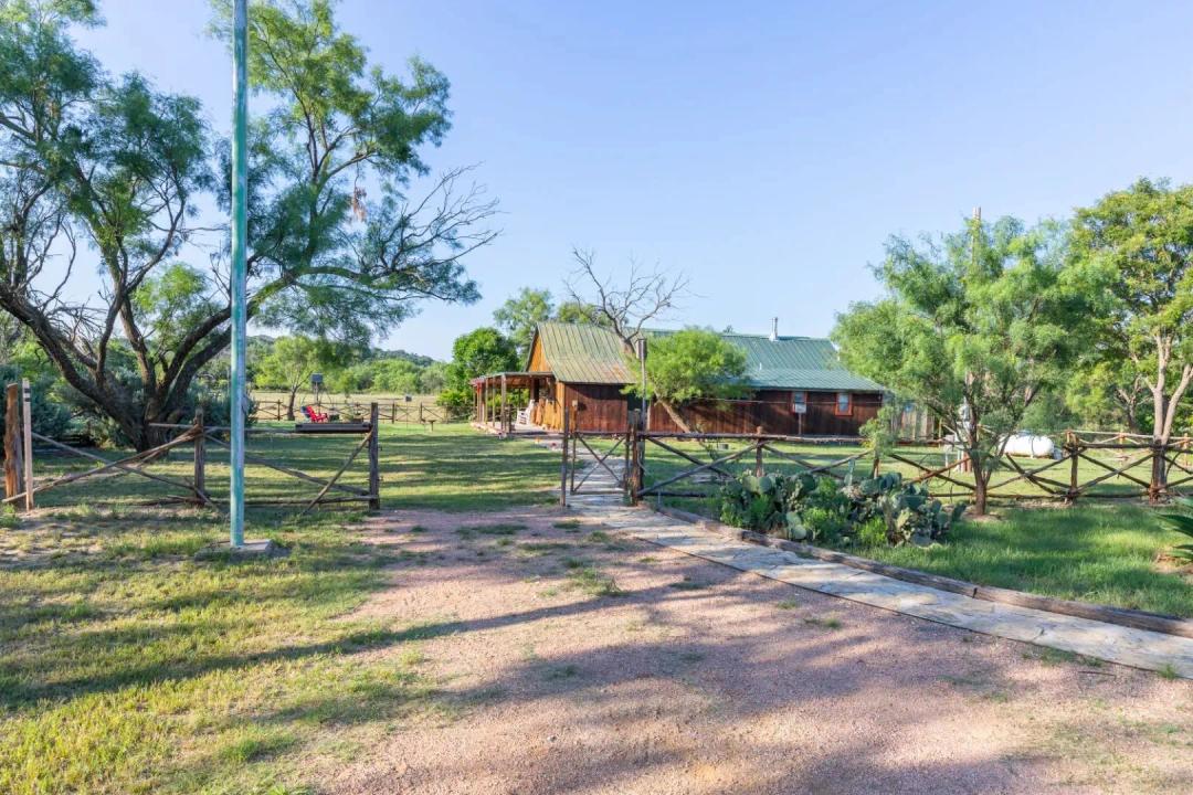 NEW LISTING!! 148.53 +- Ac 219 PR 4201 Talpa, Tx