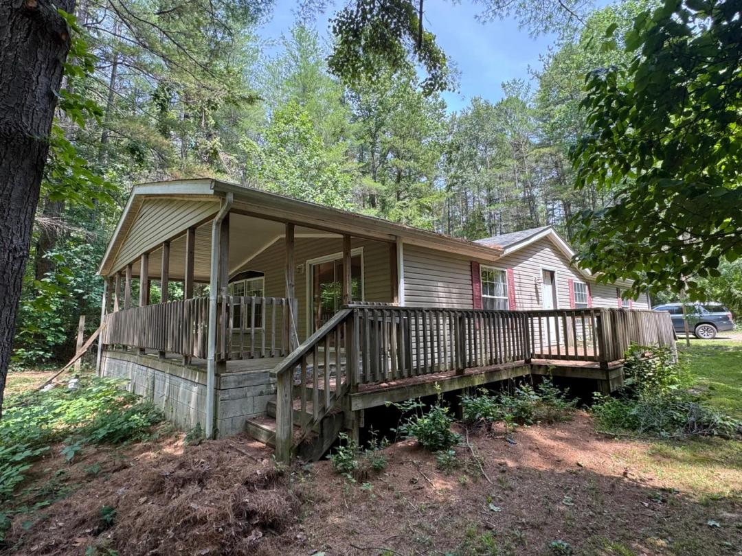 3Bd/2 Bath Home, Garage &amp; 3 Acres in Private Country Setting!
