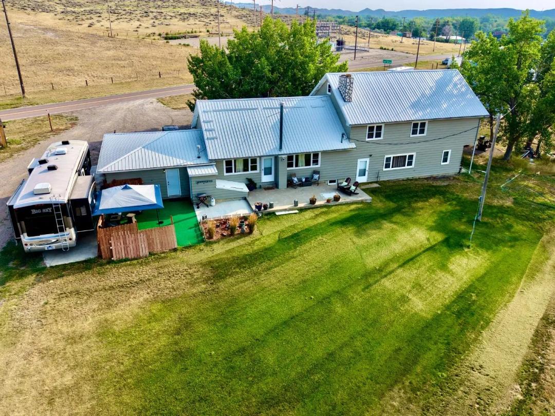 Fort Benton Farmhouse Flex