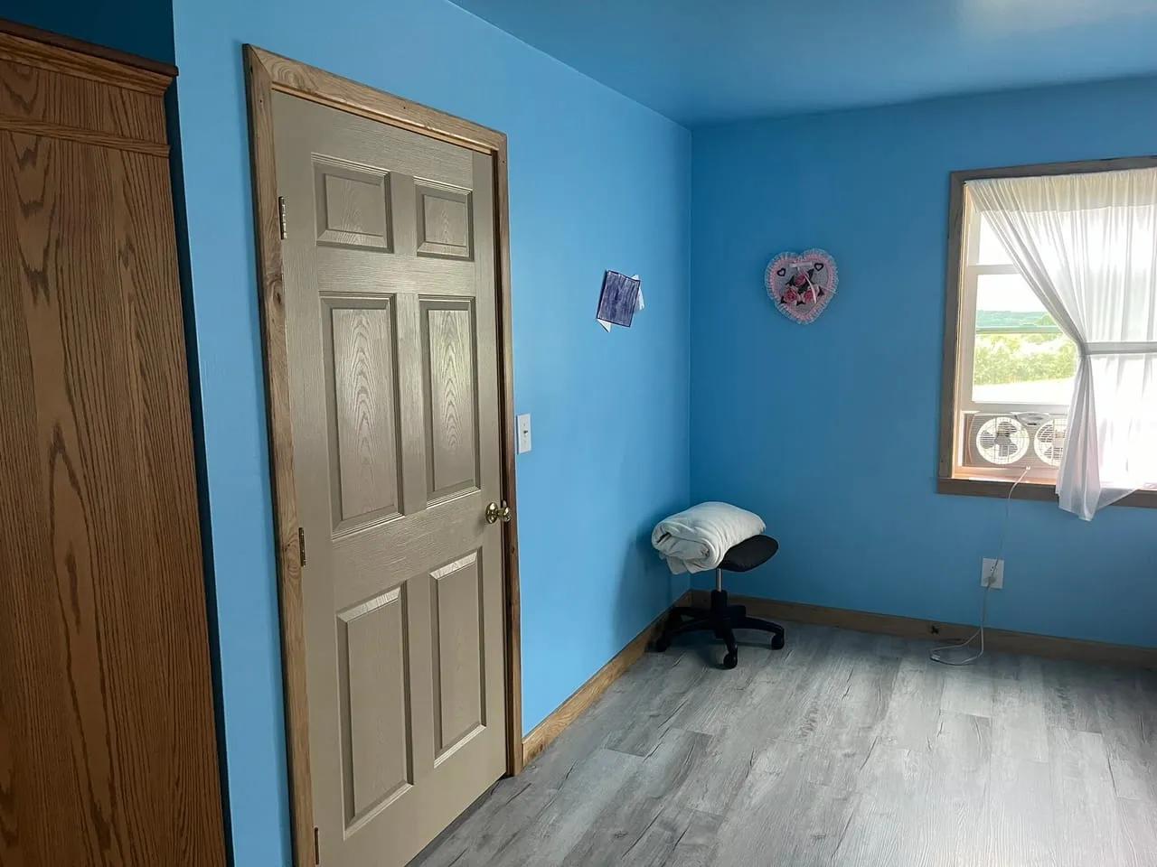 3935826-8