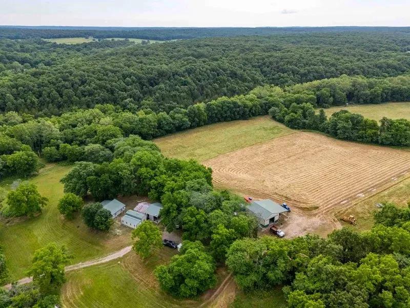 1,080± Acres of Turnkey Ozark Hunting, Timber & Water – Wright County