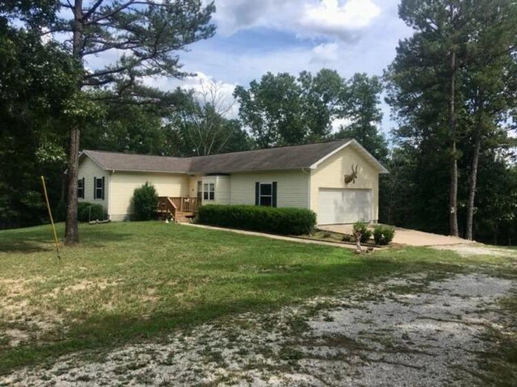 5 Acres, 4 Bed, 3 Bath, Full Walk-Out Basement, Horse Stall, Close to Current River Texas County
