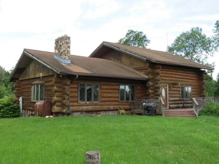 Log Cabin/Home in Baraga County 50147575