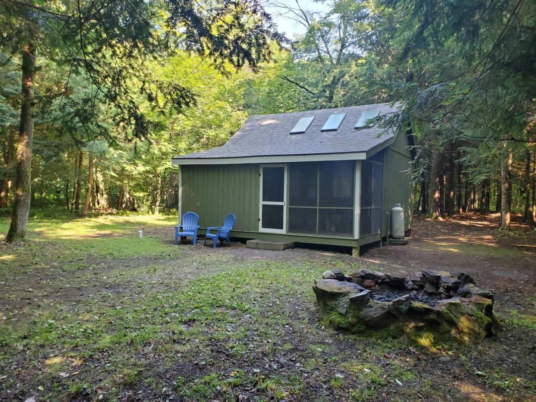 2.5 acres Off Grid Cabin with Amenities Williamstown NY