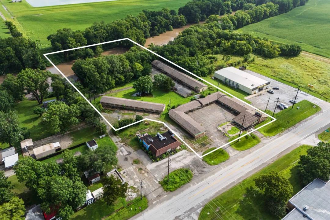 River front commercial investment property in Montgomery County