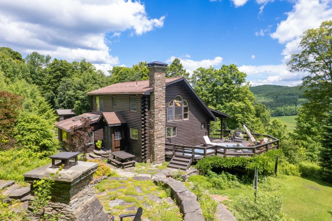 Catskill Mountain Log Home Retreat on 12 Private Acres!