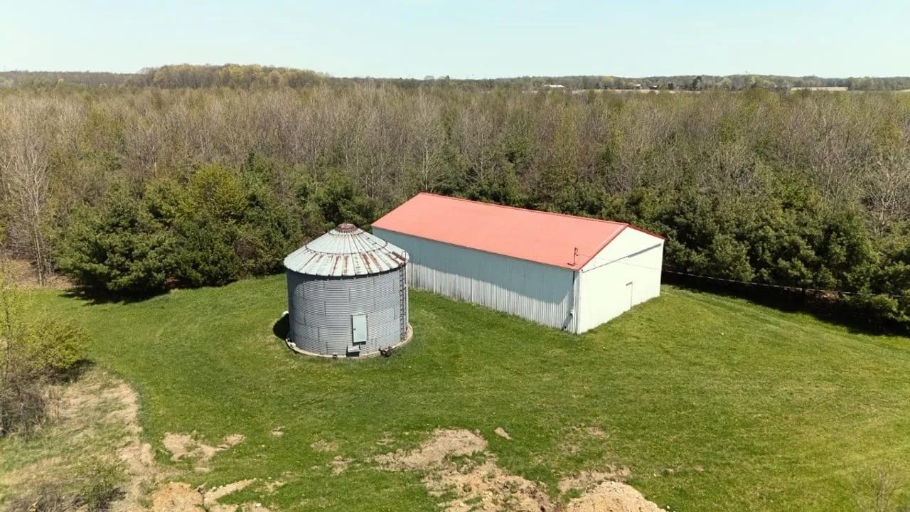 40226294-110