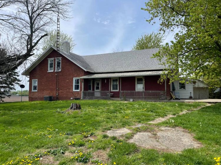 6 Bedrooms2 Bathroom on 6.00 Acres at 547 Seiz Road