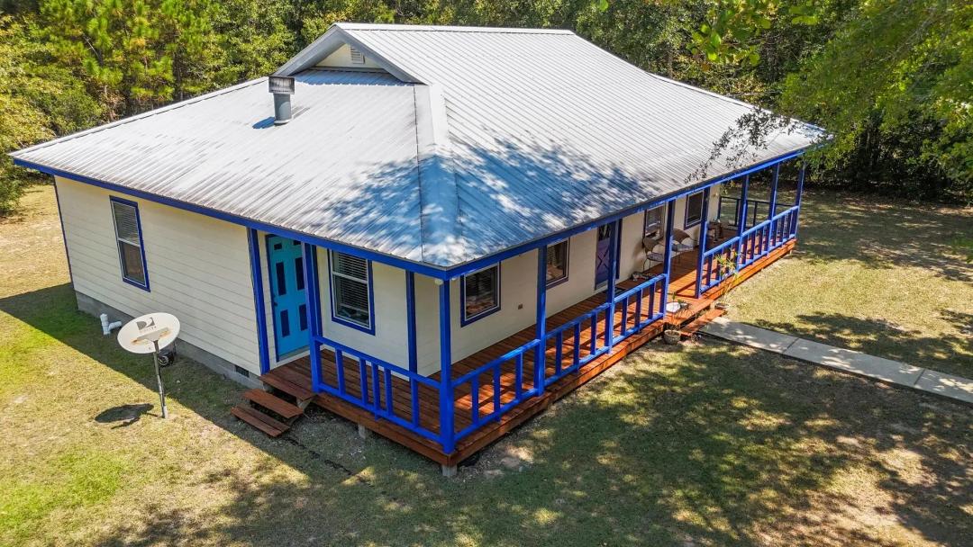 "Sunsets, Stars & Southern Charm – Your Private Country Retreat Awaits"