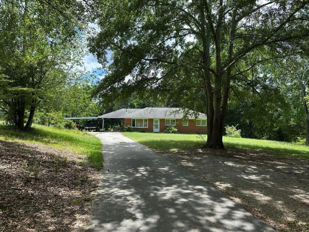 Home and Acreage in Paulding County