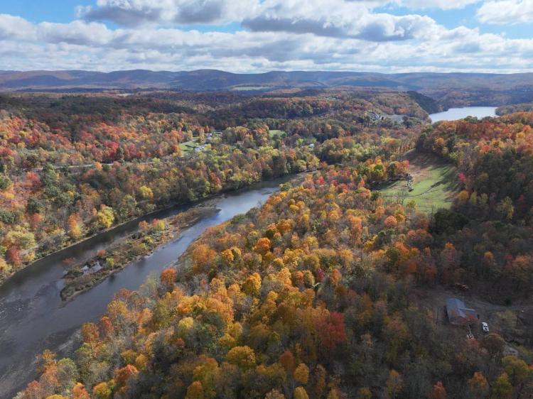 Recreation tract with potential homesite and river frontage