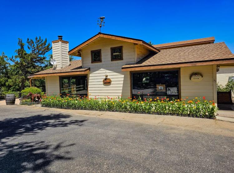 Paso Robles Winery, Tasting Room and Vineyard