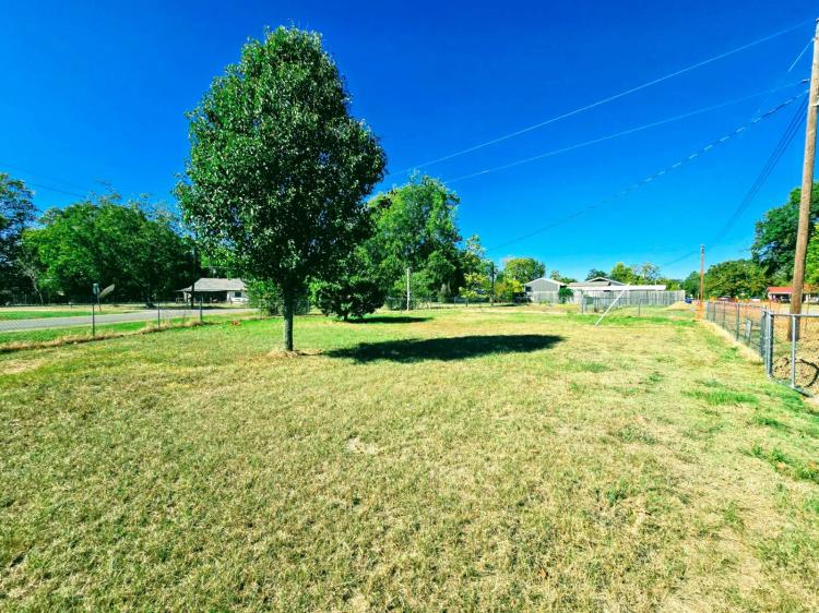 Prime Lot in town