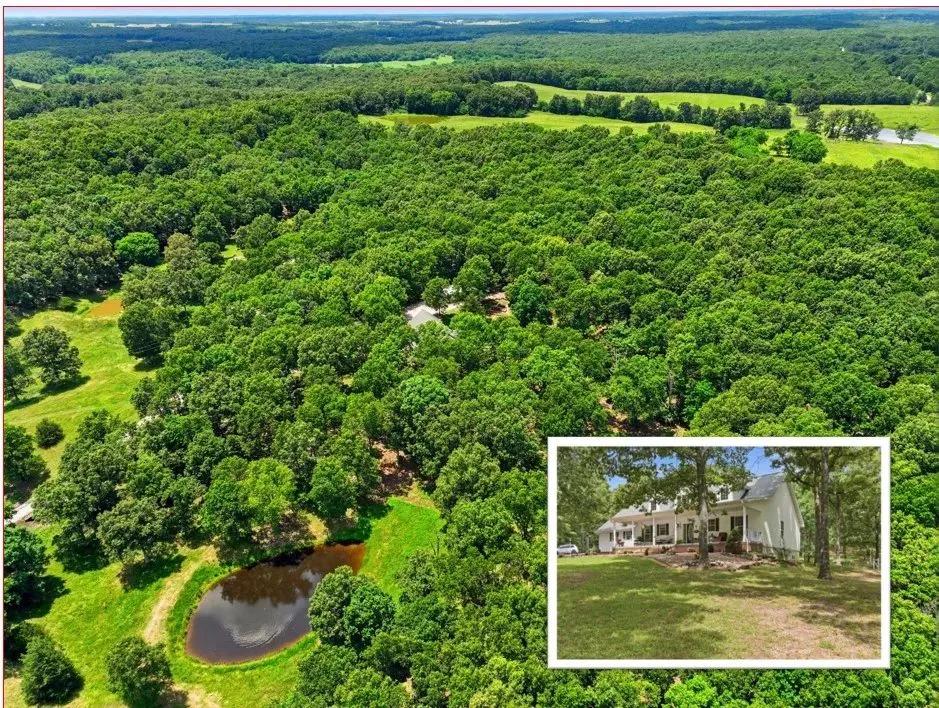 60-Acre Missouri Ozarks Country Estate in West Plains for Sale