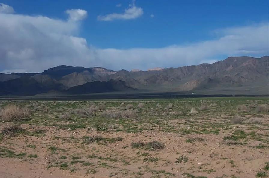 Arizona Desert and mountain land - Huge views - Dry wash borders property
